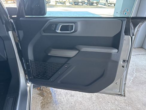 Used 2021 Ford Bronco Black Diamond image 28