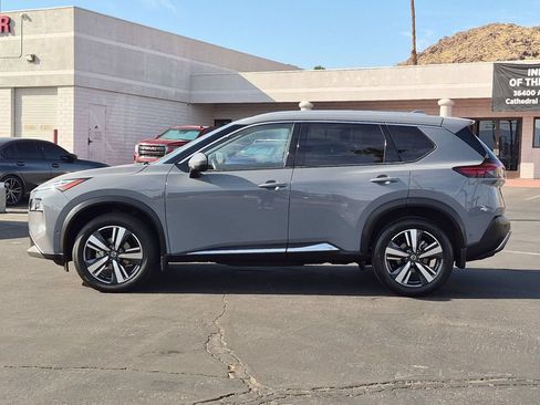 Used 2021 Nissan Rogue Platinum FWD image 3
