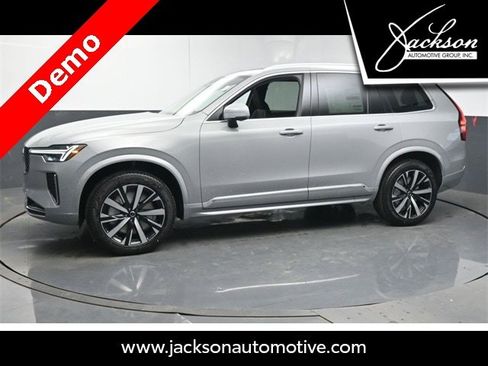 New 2025 Volvo XC90 B6 Core w/ Protection Package image 4