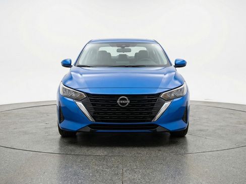 Used 2025 Nissan Sentra SV image 2