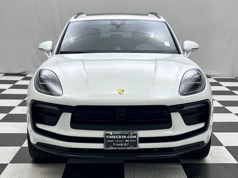 Used 2024 Porsche Macan AWD/4WD image 3