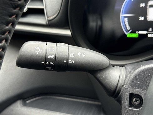 Used 2025 Toyota Sienna Limited image 27