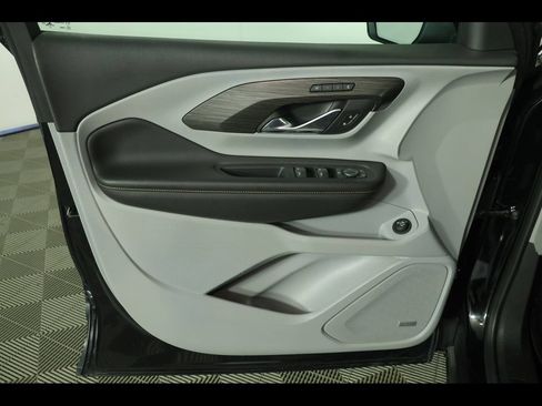 Used 2021 GMC Terrain SLT w/ Infotainment Package II AWD/4WD image 23