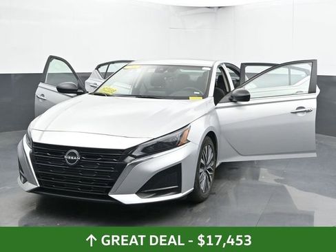 Used 2024 Nissan Altima 2.5 SV image 54