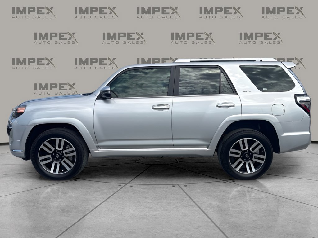 Used 2024 Toyota 4Runner Limited AWD/4WD image 2