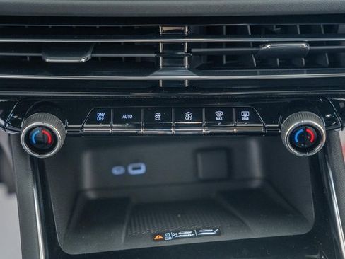 New 2026 Chevrolet Traverse LT image 23