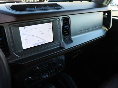 Used 2022 Ford Bronco Outer Banks w/ Sasquatch Package image 15