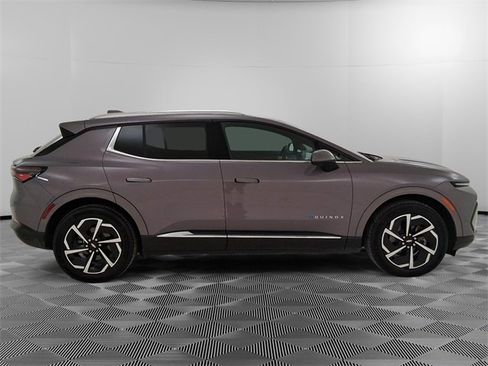 Used 2025 Chevrolet Equinox EV LT w/ Convenience Package image 2