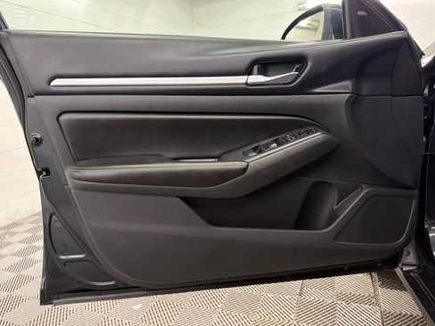 Used 2022 Nissan Altima 2.5 SV image 9