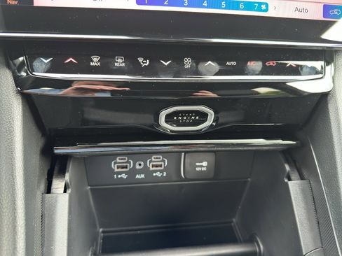 New 2026 Jeep Grand Cherokee Limited RWD image 18