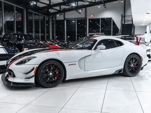 Used 2016 Dodge Viper ACR w/ Extreme Aero Package RWD image 2