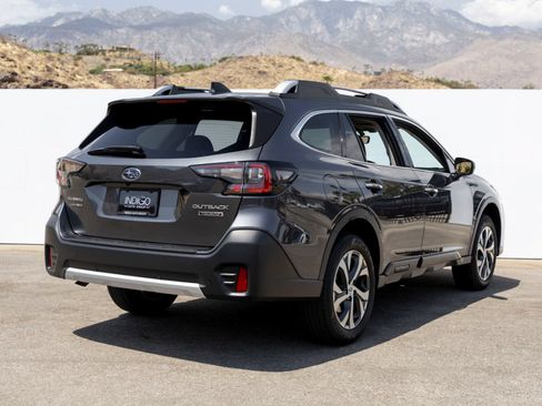 Used 2022 Subaru Outback Touring AWD/4WD image 7