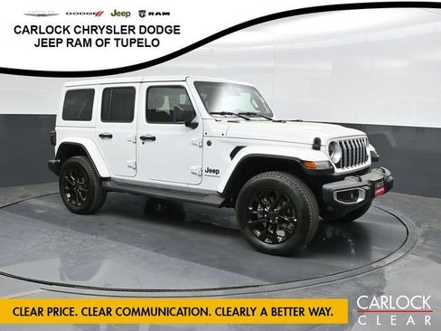 Used 2025 Jeep Wrangler Sahara image 5