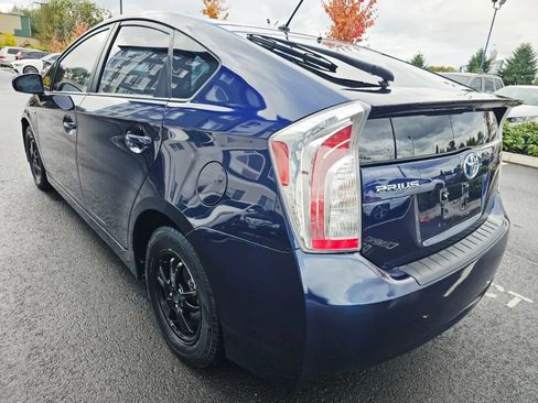 Used 2015 Toyota Prius Two image 3