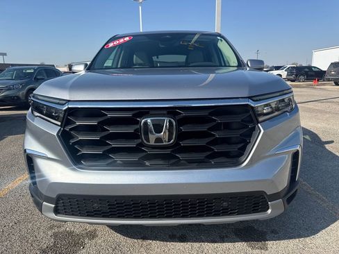 Used 2025 Honda Pilot EX-L image 2