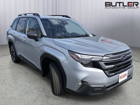 Used 2025 Subaru Forester Premium image 7