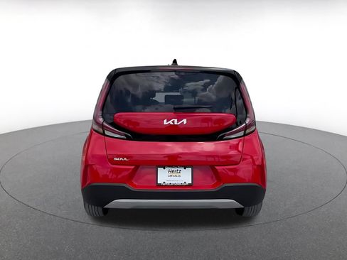 Used 2025 Kia Soul LX w/ LX Technology Package FWD image 12