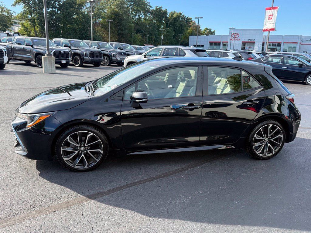 Used 2019 Toyota Corolla XSE FWD image 3