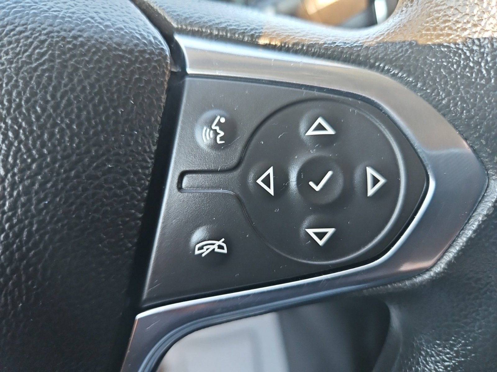Used 2018 Chevrolet Traverse LS AWD/4WD image 33