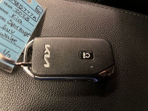 Used 2023 Kia Sportage EX image 32