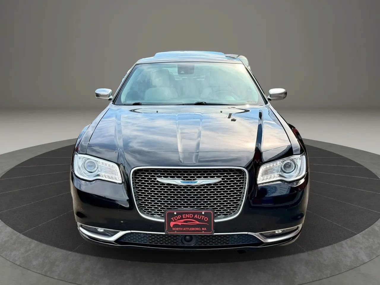 Used 2015 Chrysler 300 C Platinum w/ Harman/Kardon Audio Group AWD/4WD image 2