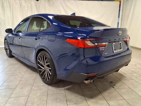 Used 2025 Toyota Camry SE w/ Convenience Package image 7