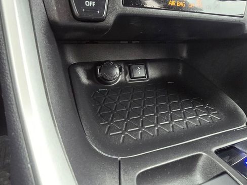Certified 2022 Toyota RAV4 LE AWD/4WD image 21