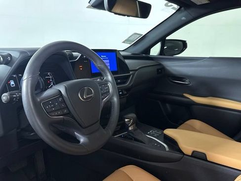 Used 2023 Lexus UX 250h FWD w/ Accessory Package (Z2) image 4