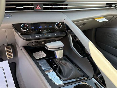 New 2026 Hyundai Elantra SEL Sport image 23