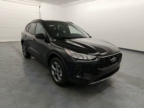 New 2026 Ford Escape ST-Line w/ Cold Weather Package image 2