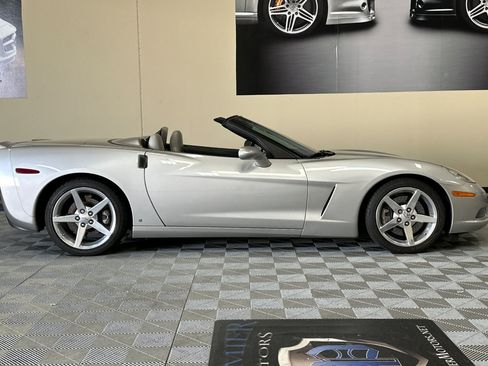 Used 2007 Chevrolet Corvette Convertible w/ Preferred Equipment Group RWD image 3