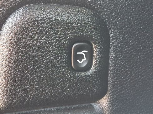 Used 2021 Jeep Grand Cherokee Laredo X AWD/4WD image 29