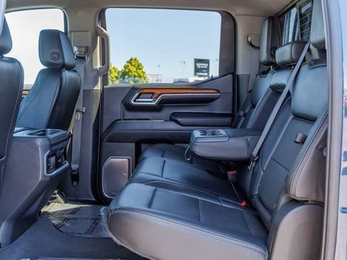Certified 2022 GMC Sierra 1500 Denali w/ Technology Package AWD/4WD image 8