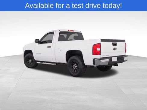 Used 2009 Chevrolet Silverado 1500 W/T RWD image 3