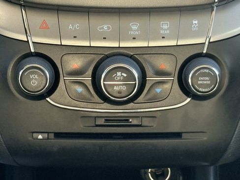 Used 2018 Dodge Journey Crossroad image 16