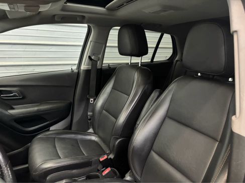 Used 2020 Chevrolet Trax Premier AWD/4WD image 11
