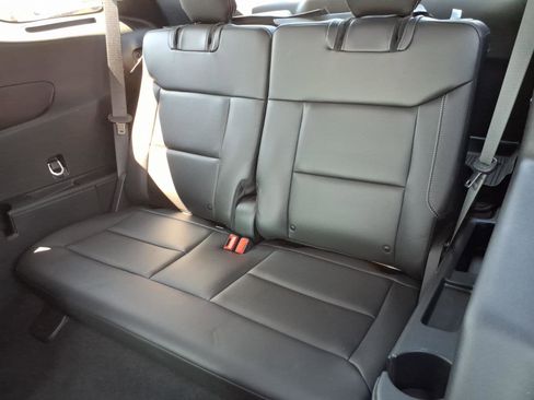 Used 2024 Ford Explorer XLT w/ Equipment Group 202A AWD/4WD image 14