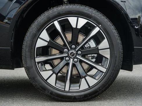 New 2026 Volvo XC60 B5 Plus w/ Protection Package Premier AWD/4WD image 18