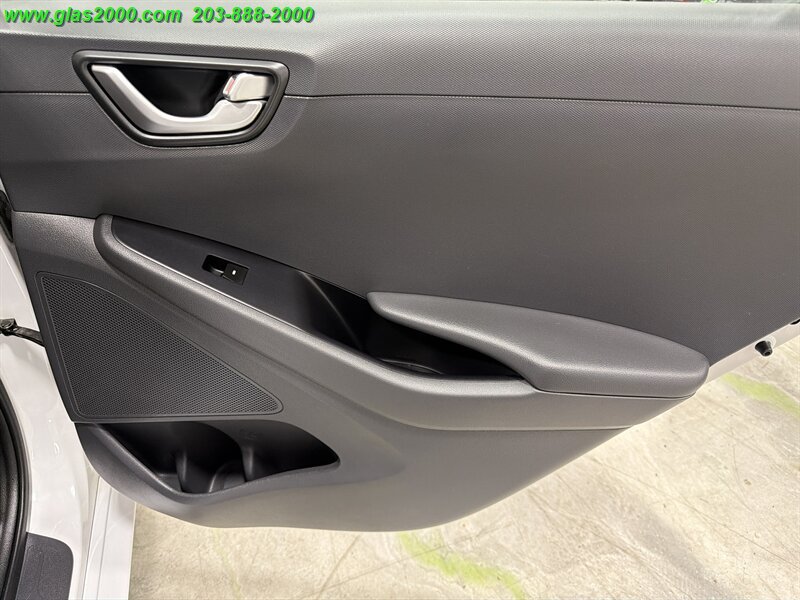 Used 2018 Hyundai Ioniq Blue FWD image 29