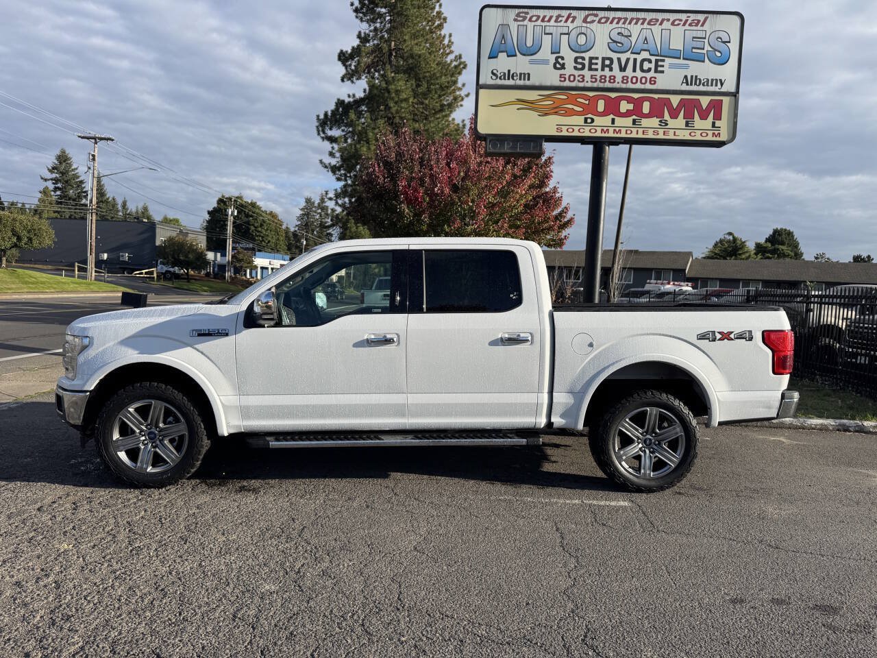 Used 2019 Ford F150 Lariat w/ Equipment Group 502A Luxury AWD/4WD image 3