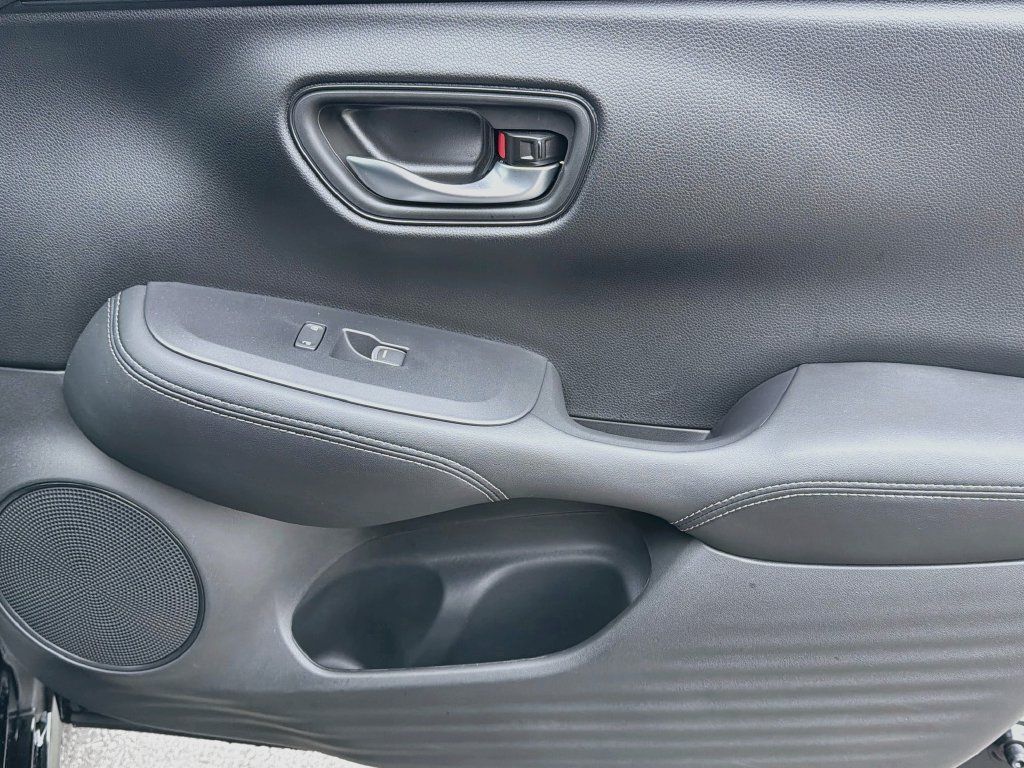 Used 2025 Honda HR-V EX-L image 31