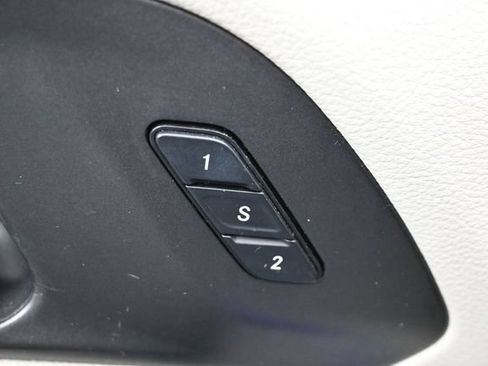 Used 2020 Chrysler Pacifica Limited FWD image 15