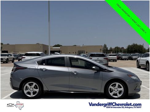 Used 2018 Chevrolet Volt LT FWD image 3