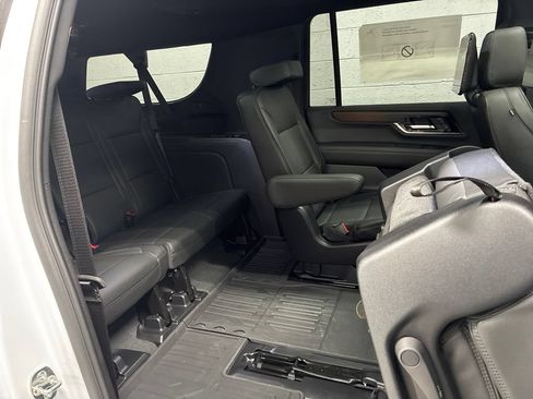 New 2026 GMC Yukon XL Denali w/ Denali Reserve Package AWD/4WD image 15