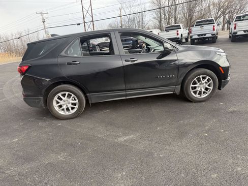 Used 2022 Chevrolet Equinox LS AWD/4WD image 8