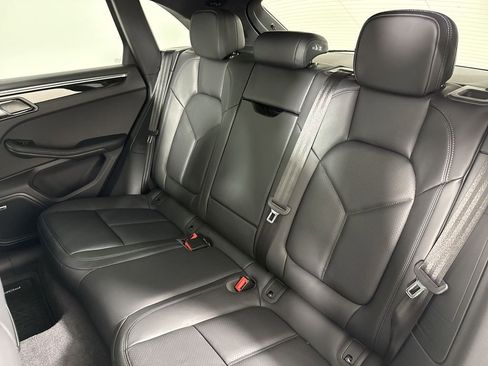 New 2026 Porsche Macan image 22