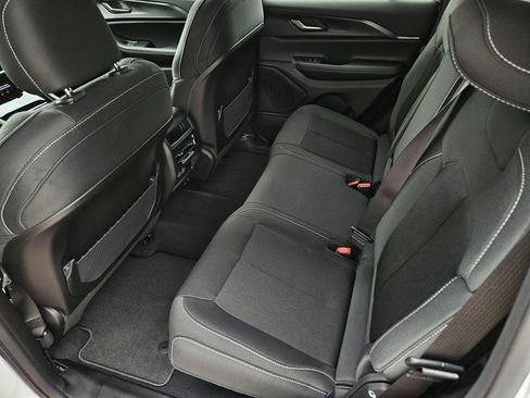 New 2026 Jeep Grand Cherokee Laredo image 12