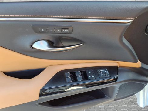 Used 2023 Lexus ES 350 w/ Accessory Package (Z1) FWD image 13