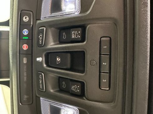 Used 2021 Chevrolet Silverado 1500 High Country w/ Technology Package AWD/4WD image 21