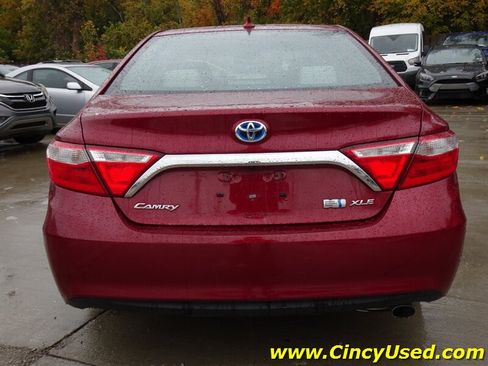 Used 2017 Toyota Camry XLE w/ Moonroof Package FWD image 8
